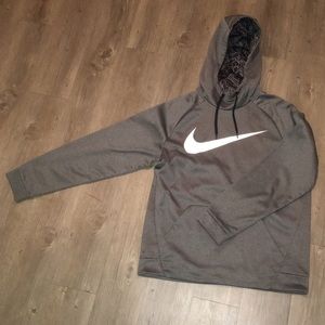 Nike dri-fit hoodie L
